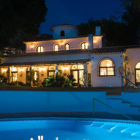 Luxury El Toril - With Heated Pool & Scenic Views