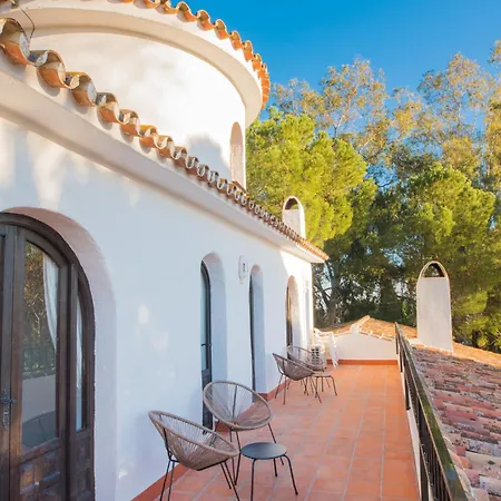Villa Luxury El Toril - With Heated Pool & Scenic Views *