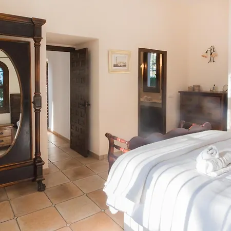 Villa Luxury El Toril - With Heated Pool & Scenic Views