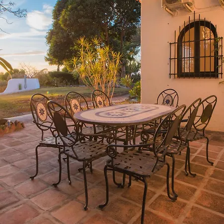 Luxury El Toril - With Heated Pool & Scenic Views