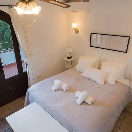 Villa Luxury El Toril - With Heated Pool & Scenic Views *
