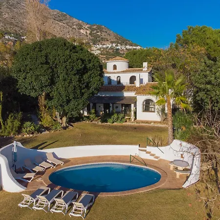Villa Luxury El Toril - With Heated Pool & Scenic Views